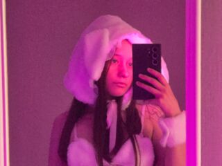 camgirl playing with sex toy SophieKuper