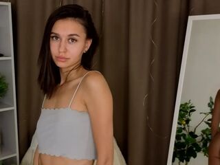 naughty camgirl fingering shaved pussy SusyFranland