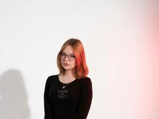 hot cam show SuzanGoldstein