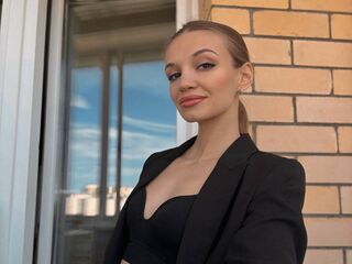 adult chat room SuzanUemura