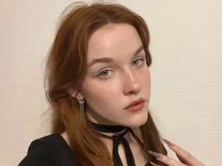 cam girl masturbating with vibrator SynneBucker