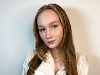 camgirl chatroom SynneFell