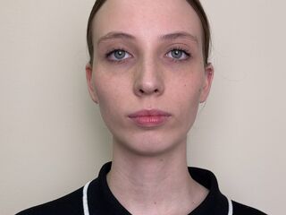 naughty camgirl masturbating with dildo TenishaSherfey