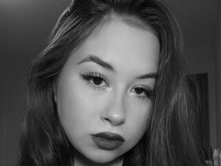 shower TiffaneySpikes