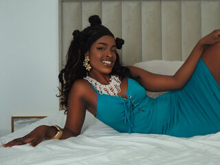 hot naked cam girl TylaCherie