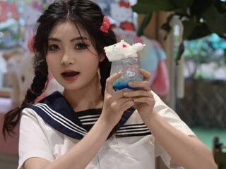 webcam strip tease show YangyiXiao