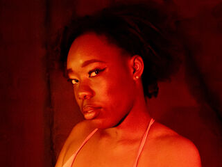 webcam pic YazaraEvans